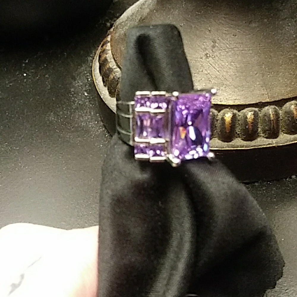 Absolutely Beautiful Amethyst Ring! - image 3